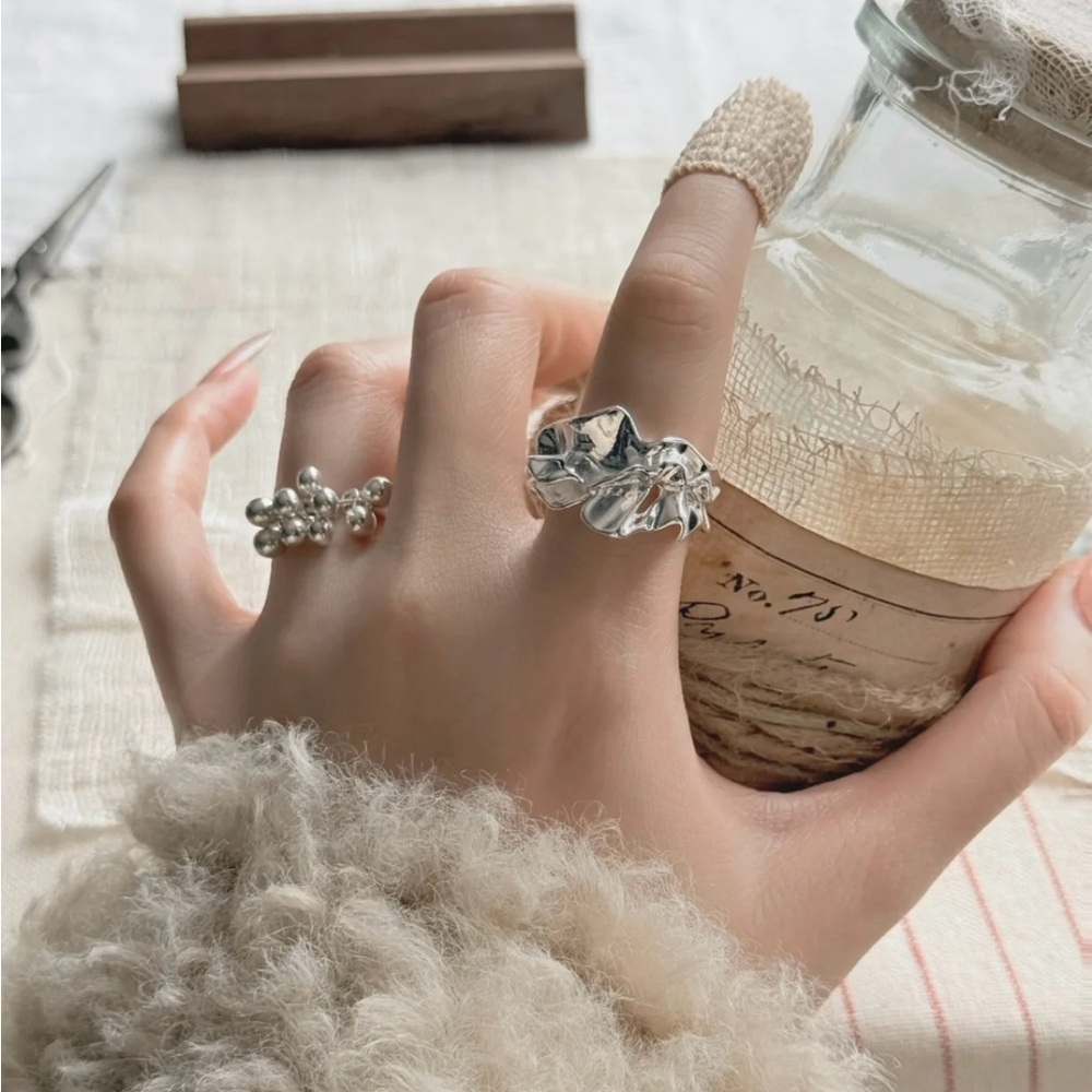 Elegant Women's Ring